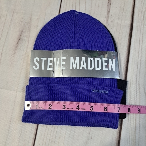 Steve Madden Knit Beanie 2 pack - Picture 3 of 4